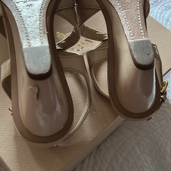 Authentic Prada logo sandals - Picture 10 of 13